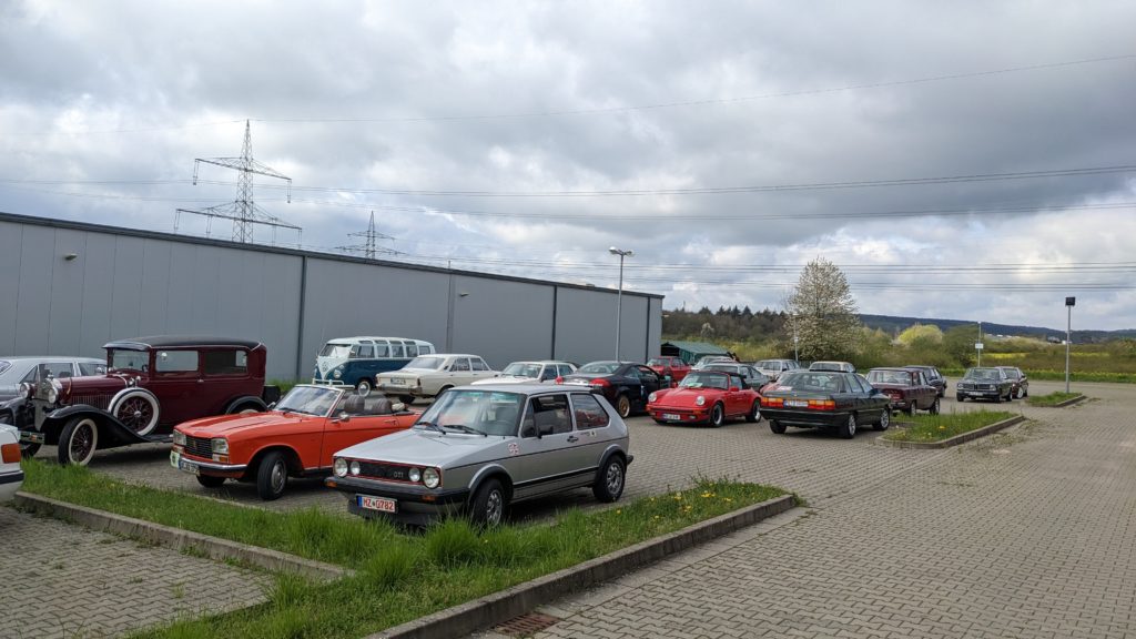 Ausgabe der Fahrtunterlagen am Start im Gewerbegebiet Waldlaubersheim